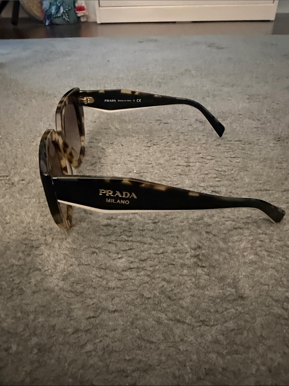 Prada Tortoiseshell Cat-Eye Sunglasses with Gradient Brown Lenses - Picture 2 of 6